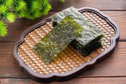 海苔图片,海洋中的绿色珍宝，营养与美味的完美结合