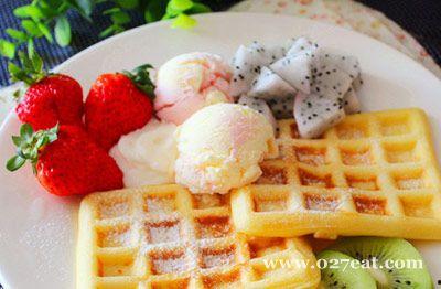 华夫饼冰淇淋图片