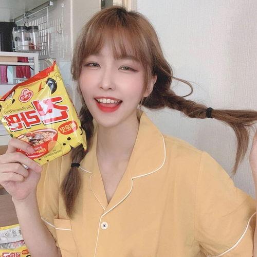 韩国ins女,韩国Ins女生潮流趋势解析