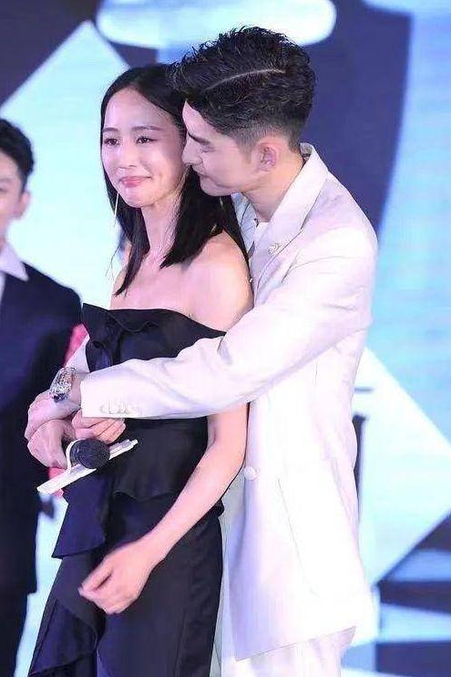 摸大腿揉胸床戏,揭秘床戏中的浪漫与激情